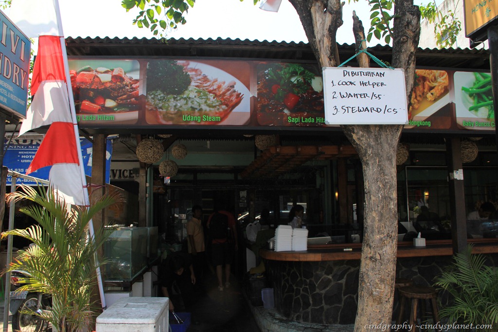 [Lao-Ta-Kuta-Main-Entrance3.jpg.webp]