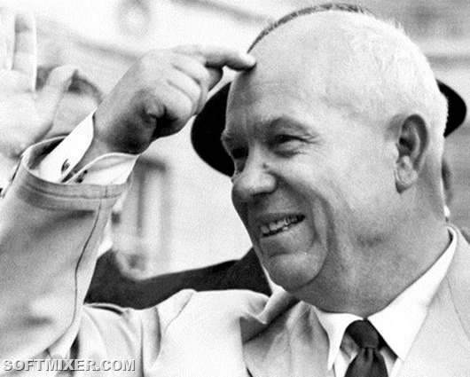 Soviet Premier Nikita Khrushchev, in official visit in U.S.A., smiles as he is welcomed by a huge crowd 23 September 1959 in San Francisco. Soviet statesman, first secretary of the Soviet Communist Party (1953-64), and Prime minister (1958-64), Khrushchev was deposed in 1964 and replaced by Brezhnev and Kosygin.