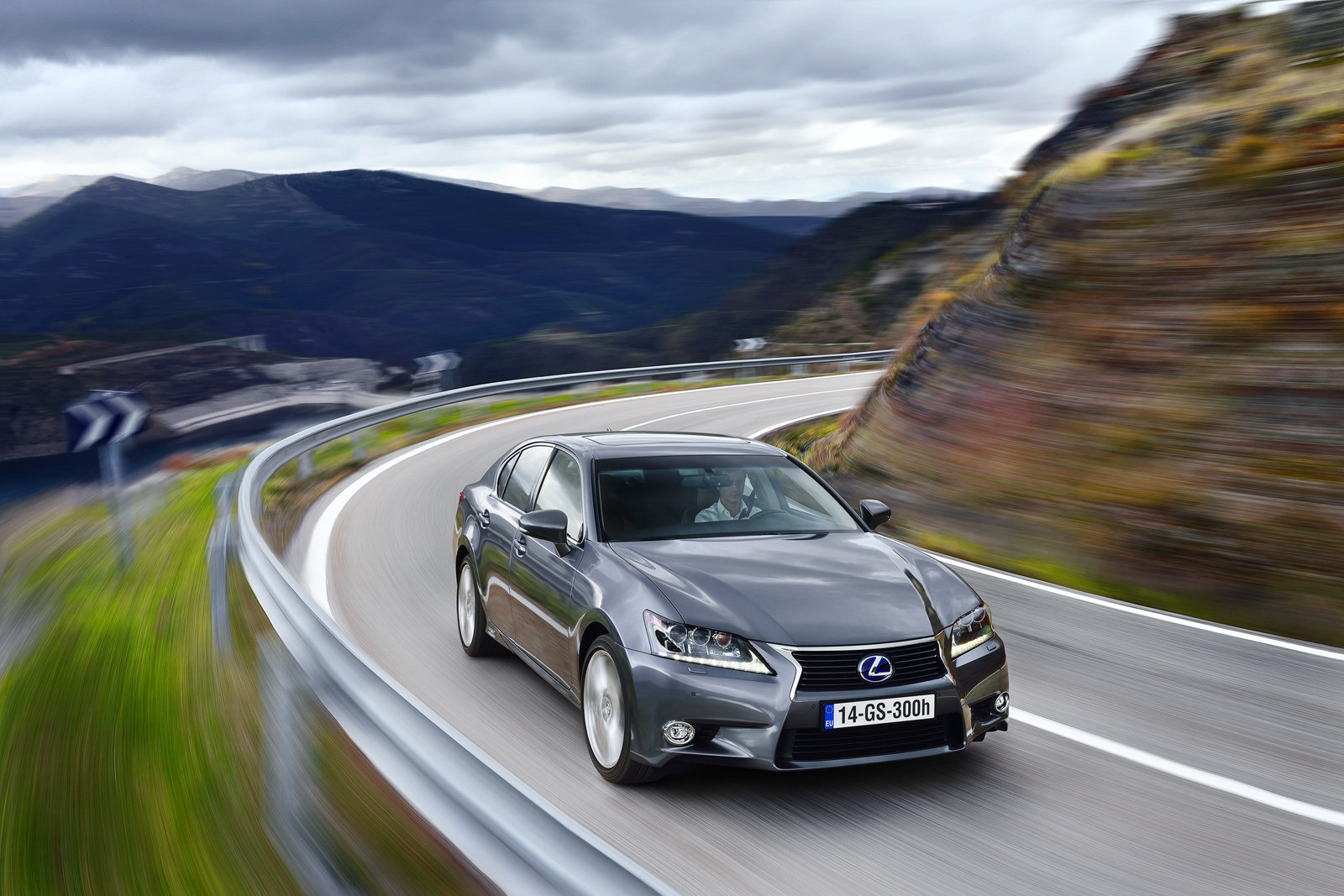 [Lexus-GS-300h-35%255B2%255D.jpg]