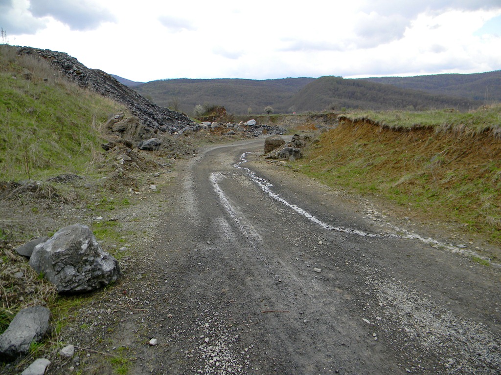 [DSCN92457.jpg]