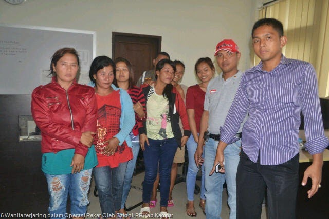 [6%2520Wanita%2520terjaring%2520dalam%2520Operasi%2520Pekat%252COleh%2520Satpol-PP%2520Bangkinang.Kab.Kampar%255B10%255D.jpg]