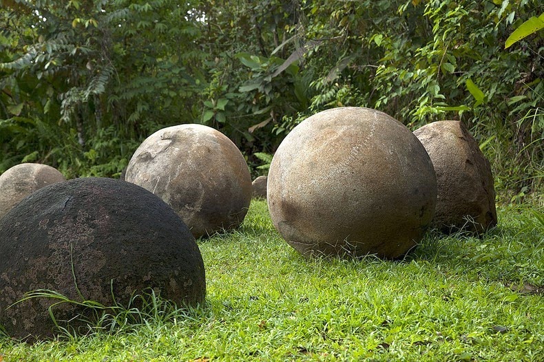 costa-rica-stone-spheres-1