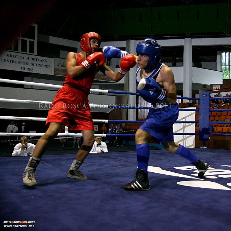 Doi pugilisti boxeaza miercuri, in cadrul Campionatului National de Box ce se desfasoara in Sala Sporturilor din Targu Mures in perioada 27 iunie - 2 iulie 2011