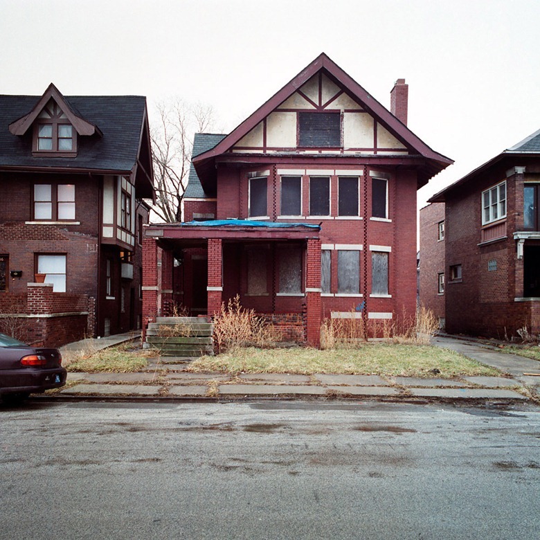 abandoned-detroit-homes8