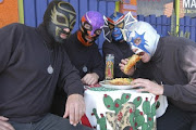 Los Straitjackets