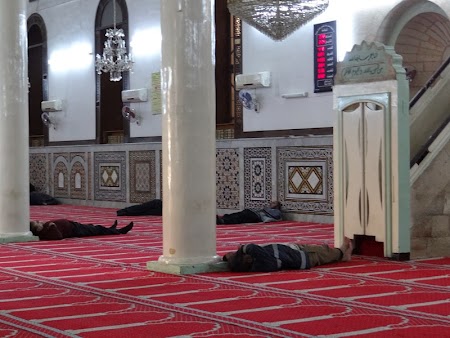 19. Moscheea Huseyn.JPG