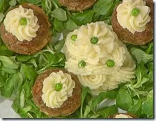 Cupcake di carne con zucchine e piselli