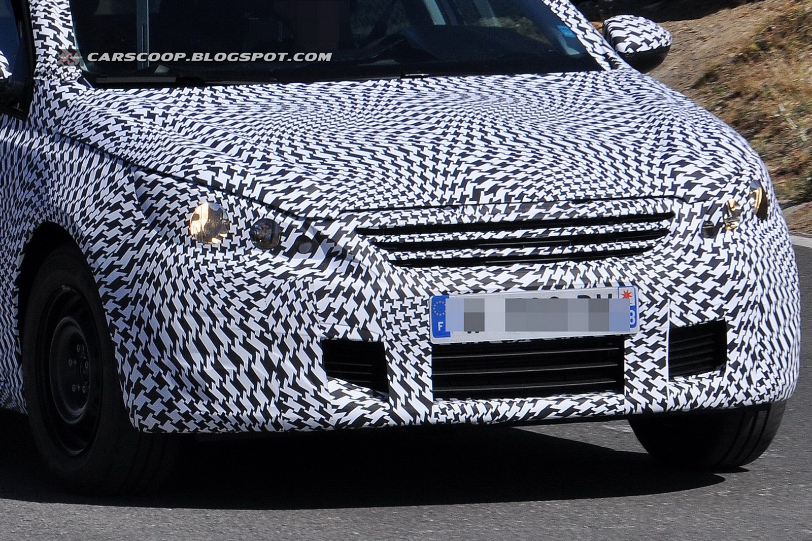 [2013-Peugeot-301-8%255B3%255D.jpg]