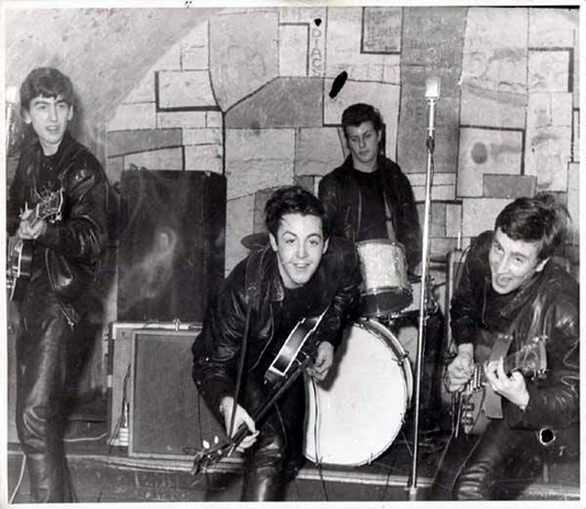 [1961_Cavern_Club_photo%255B2%255D.jpg]