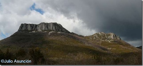 Vistas del Larrogain y la Peña de Aintzioa - Valle de Arce