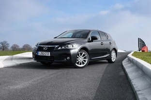 Lexus-CT200h-UK-2