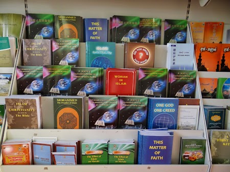 12. Carti despre religia musulmana.JPG