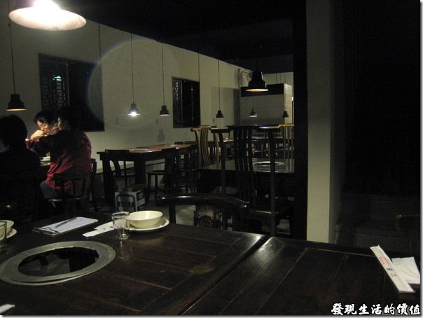 台北-魯旦川鍋。二樓餐廳的一隅。