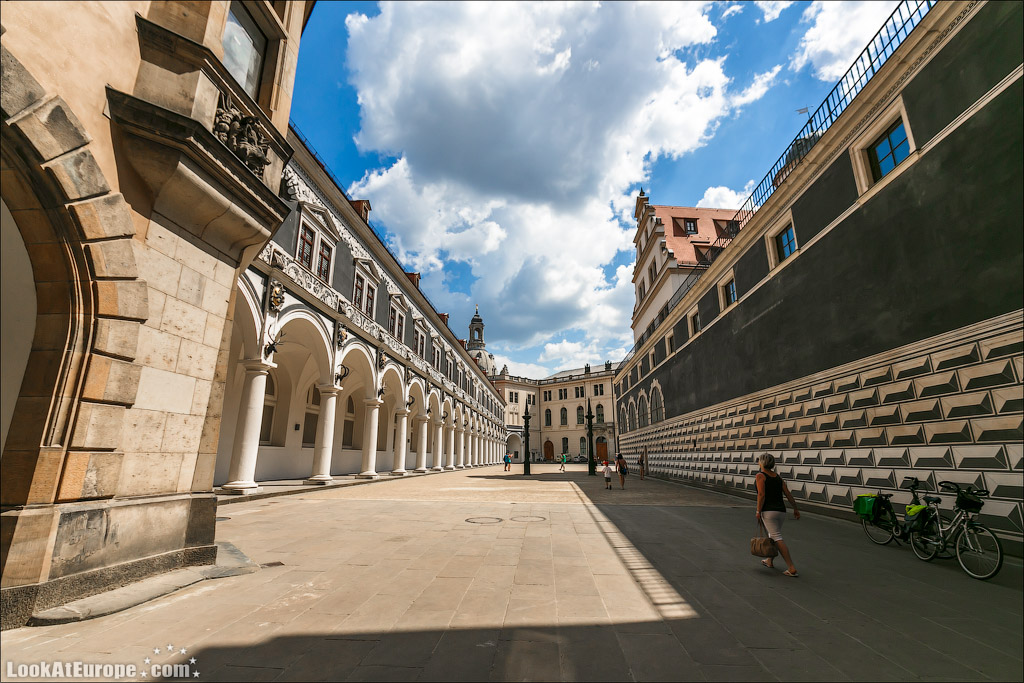 Дрезден, Конюшенный двор «Штальхоф»