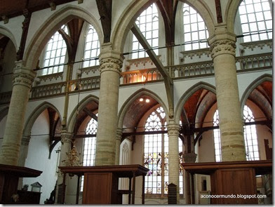 Amsterdam. Oude Kerk (Iglesia Vieja). Interior - PB090606