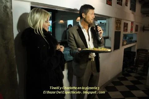 Tinelli y Charlotte en la pizzeria 3.jpg