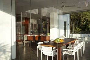 Casa torcida /arquitectos spg muebles-de-comedor