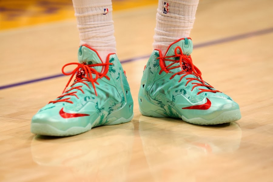 lebron james laker shoes