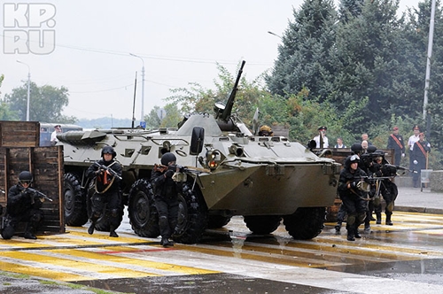 Фотографии с показательных выступлений СОБР и ОМОН в Волгограде