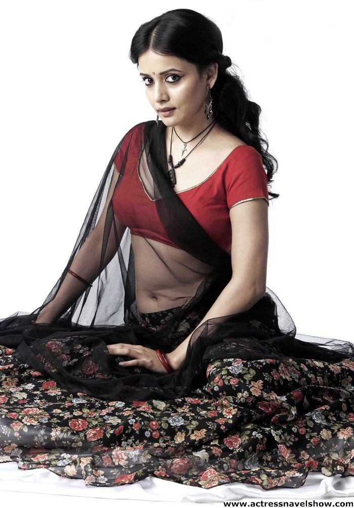 [savithri%2520hot%2520navel%2520saree%2520stills%255B5%255D.jpg]