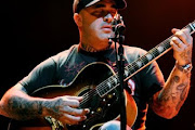 Aaron Lewis