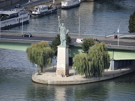 Obiective turistice Franta: Statuia Libertatii Paris