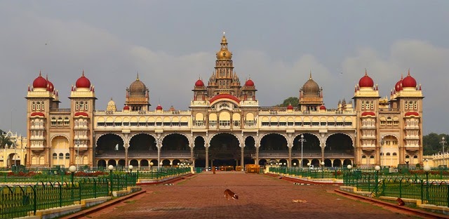 [Mysore_Palace_Morning3.jpg]