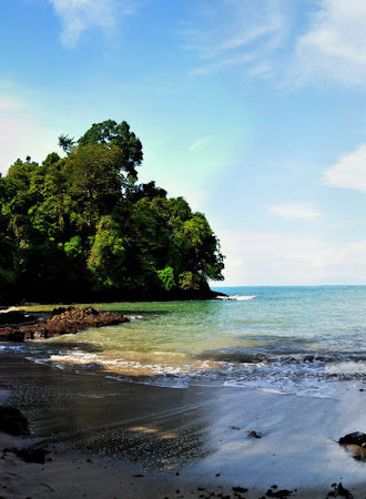 Obiective turistice Costa Rica: Plaja in Parcul National Manuel Antonio