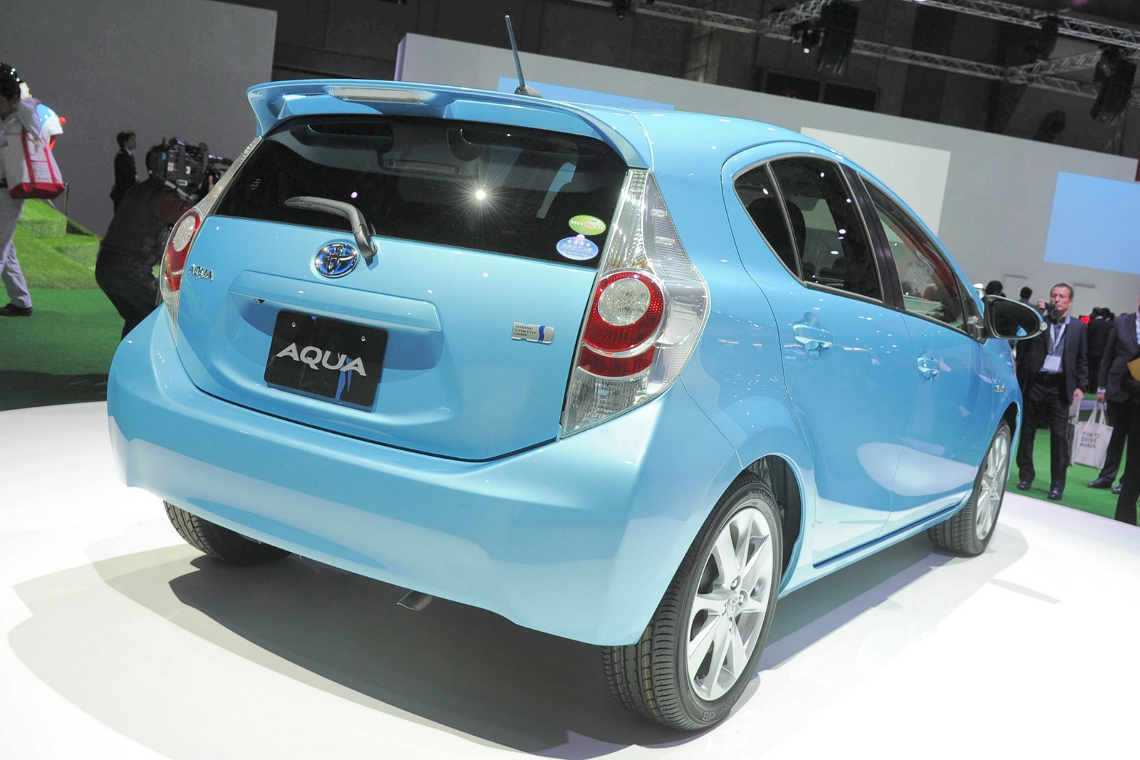 Тойота аква. Тойота Аква гибрид. Toyota Aqua 2011. Приус Аква. Toyota Aqua cm Japan.