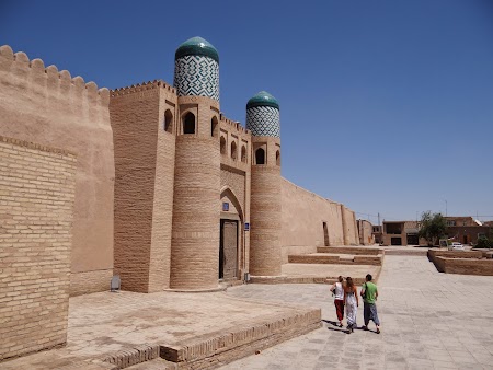 17. Intrarea in Ark.JPG