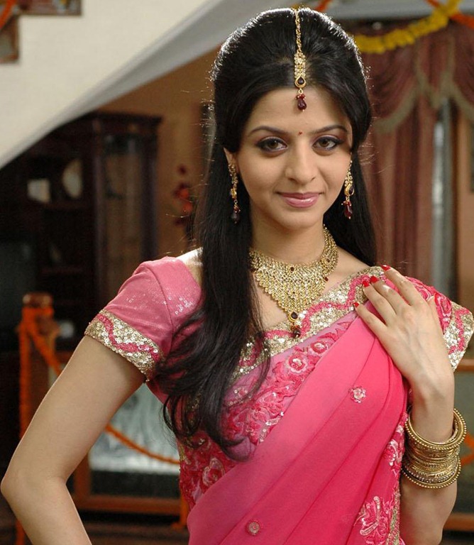 [vedhika_new_beautiful_pics%255B6%255D.jpg]