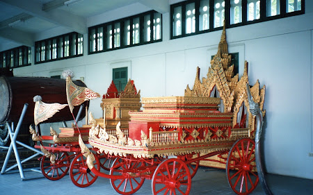 Caleasca Thailanda: palatul Vimanmek