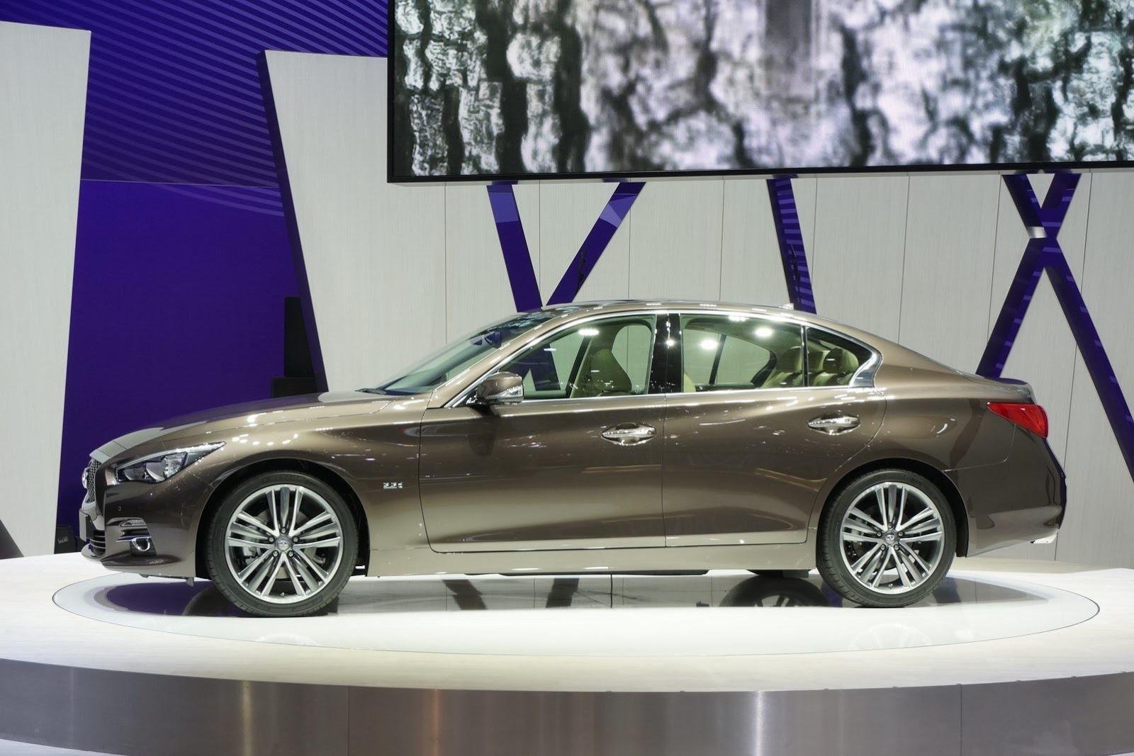 [Infiniti-Q50-9%255B2%255D%255B3%255D.jpg]