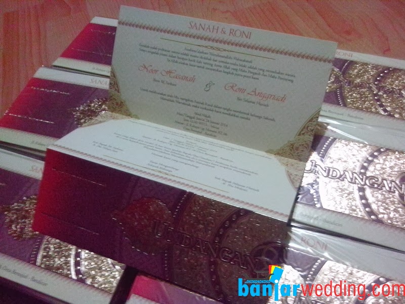 Inilah 300 Undangan Merah Cantik Sanah & Roni Batulicin 