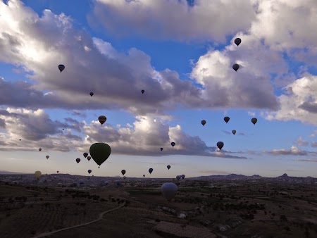 29. Zeci de baloane in Cappadocia.JPG