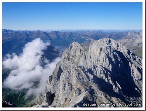 Jito Escarandi - Jierru 2424m - Lechugales 2444m - Grajal de Arriba y de Abajo (Picos de Europa) 0078