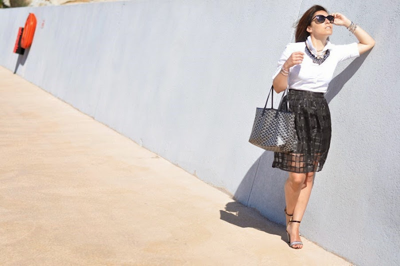 black-white-outfit-fashion-blogger-sarenza-goyard-corsica
