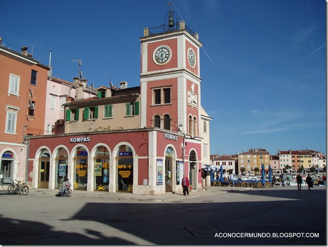 01-Rovinj.Torre del Reloj en la plaza Marsala Tita-P4260106