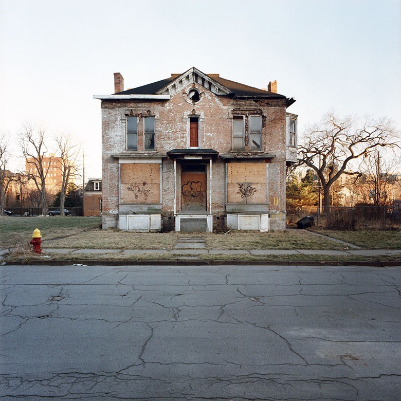 abandoned-detroit-homes5