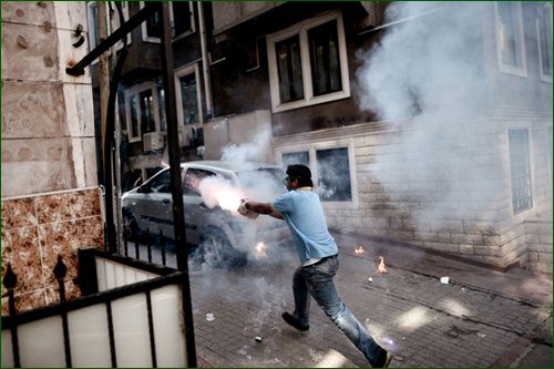 Турецкая полиция разгоняет протестующих