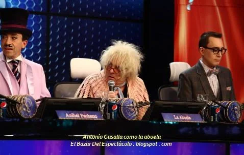 Antonio Gasalla como la abuela.JPG