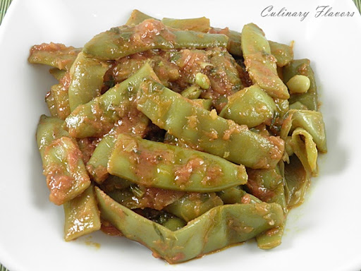 Flat Beans with Tomato and Olive Oil (Fasolakia Ladera) - Culinary Flavors