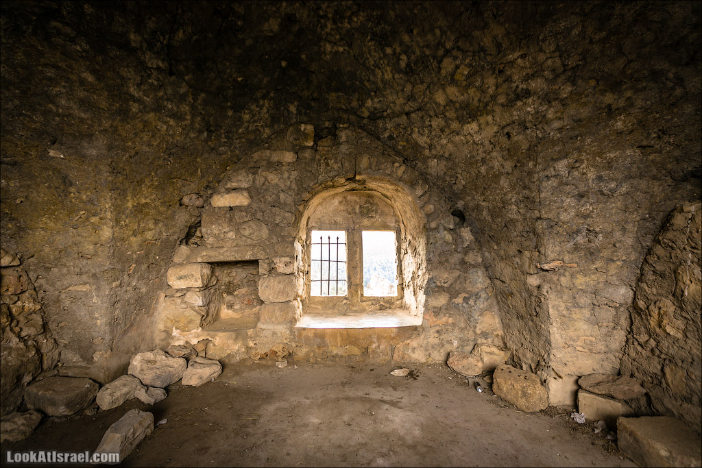 LookAtIsrael.com - Фото путешествия по Израилю | Крепость Бельмонт в кибуце Цуба | Belmont fortress