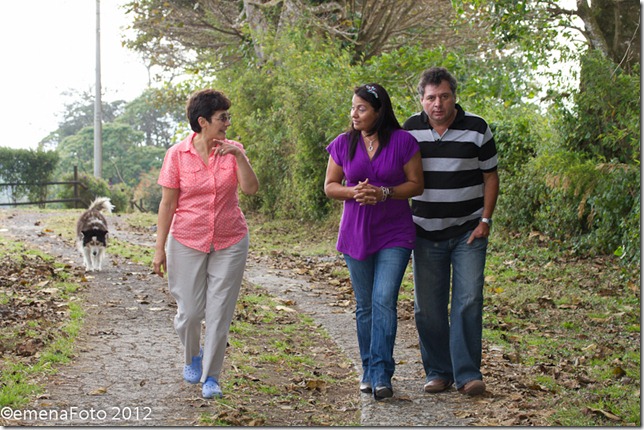 Ruth Altamirano con Miguel y Auria padres de Tatiana Moreira