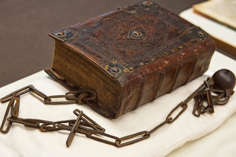 guildhall-library-chained-book-1