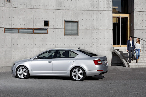 2013-Skoda-Octavia-III-02.jpg