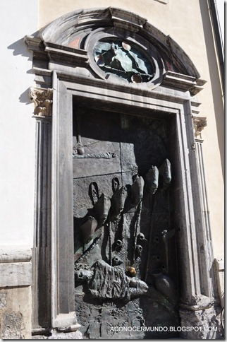 057-Liubliana-Catedral.Puerta lateral-DSC_0774
