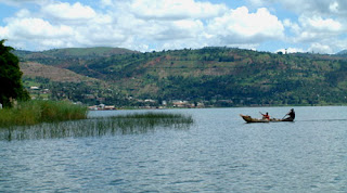 Une pirogue sur le lac Kivu