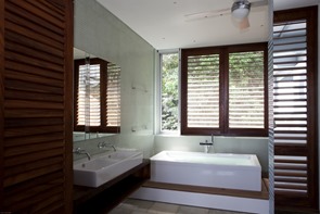 Casa torcida /arquitectos spg bañera-minimalista