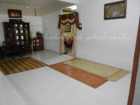 Kakakecik Adish Shida Operasi Kosong Sudah Habis Lipat Kain Baju Tu Mengosong Kan 1 Ruang Di Dalam Rumah Untuk Majlis Malam Nanti Just Alihkan Meja Makan Dan Kerusi Ke Lagi Depan
